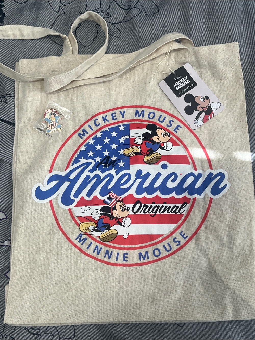 NWT Patriotic Disney Minnie Trading Pin and Mickey and Minnie Patriotic Tote Bag